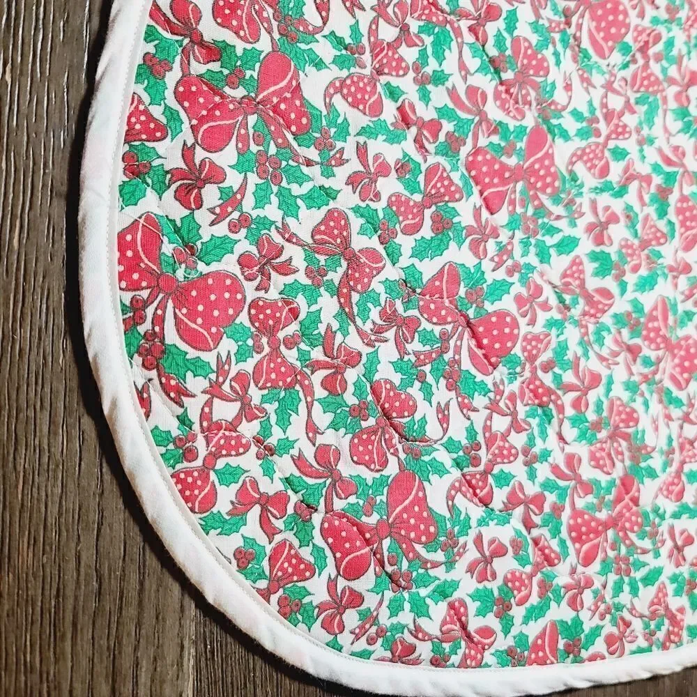 Vintage Handmade Christmas Red Polka Dot Bow Holly Contrast Trim Placemat